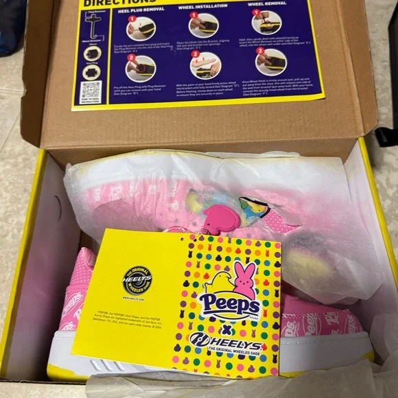 Heelys

Rezerve Low Peeps kids sneakers youth 6 brand new in box - Picture 8 of 9